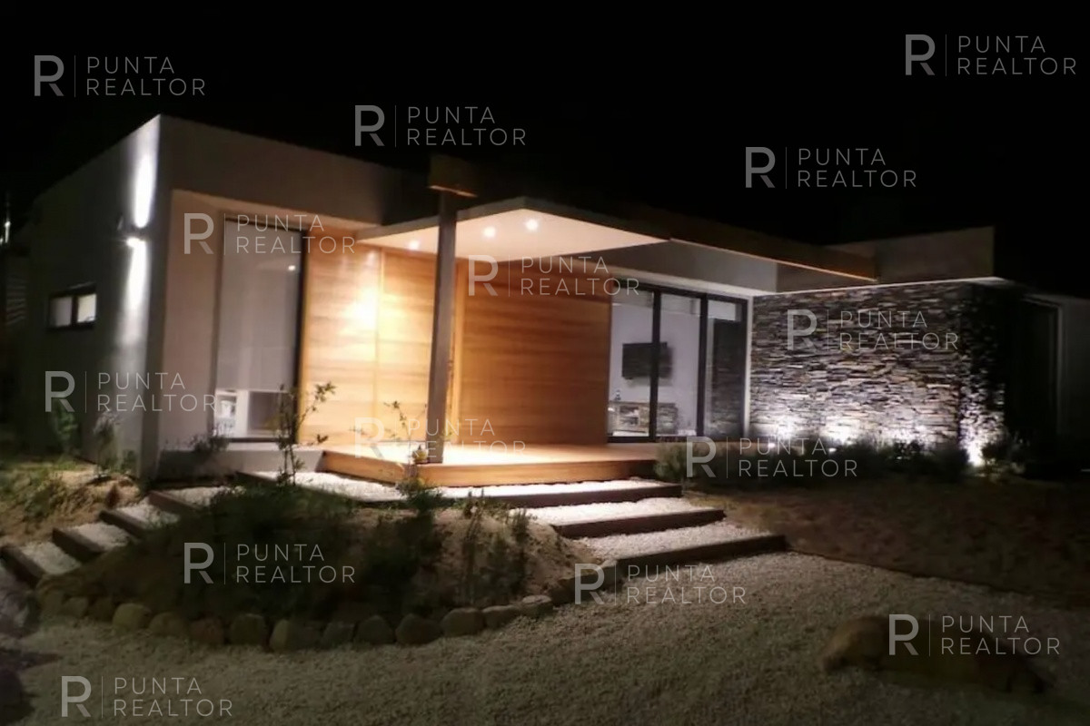 Casa ID.901 - Casa con pileta en alquiler invernal en Arenas de José Ignacio, Uruguay