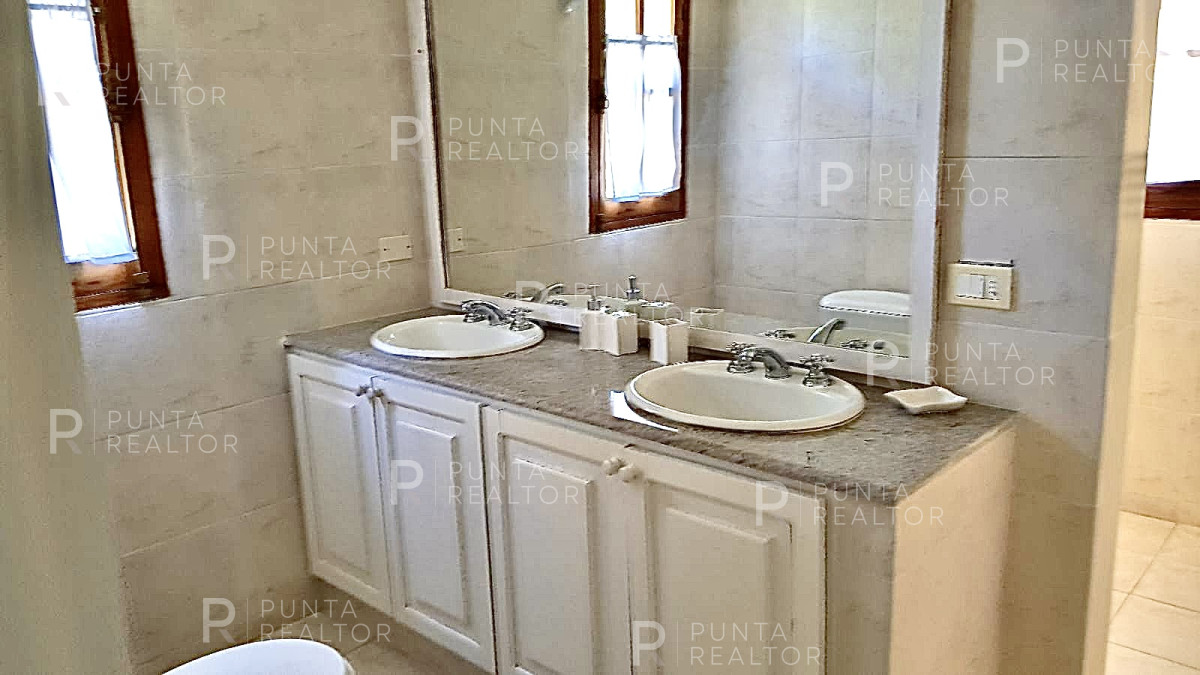 Casa ID.480 - Casa alquiler 6 dormitorios, La Barra, Uruguay