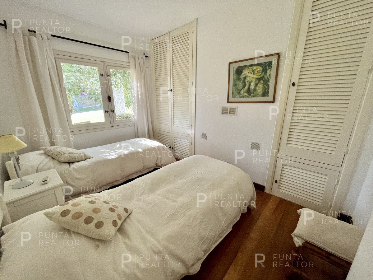 Casa ID.259 - Casa alquiler 4 dormitorios Pileta, La Barra, Uruguay