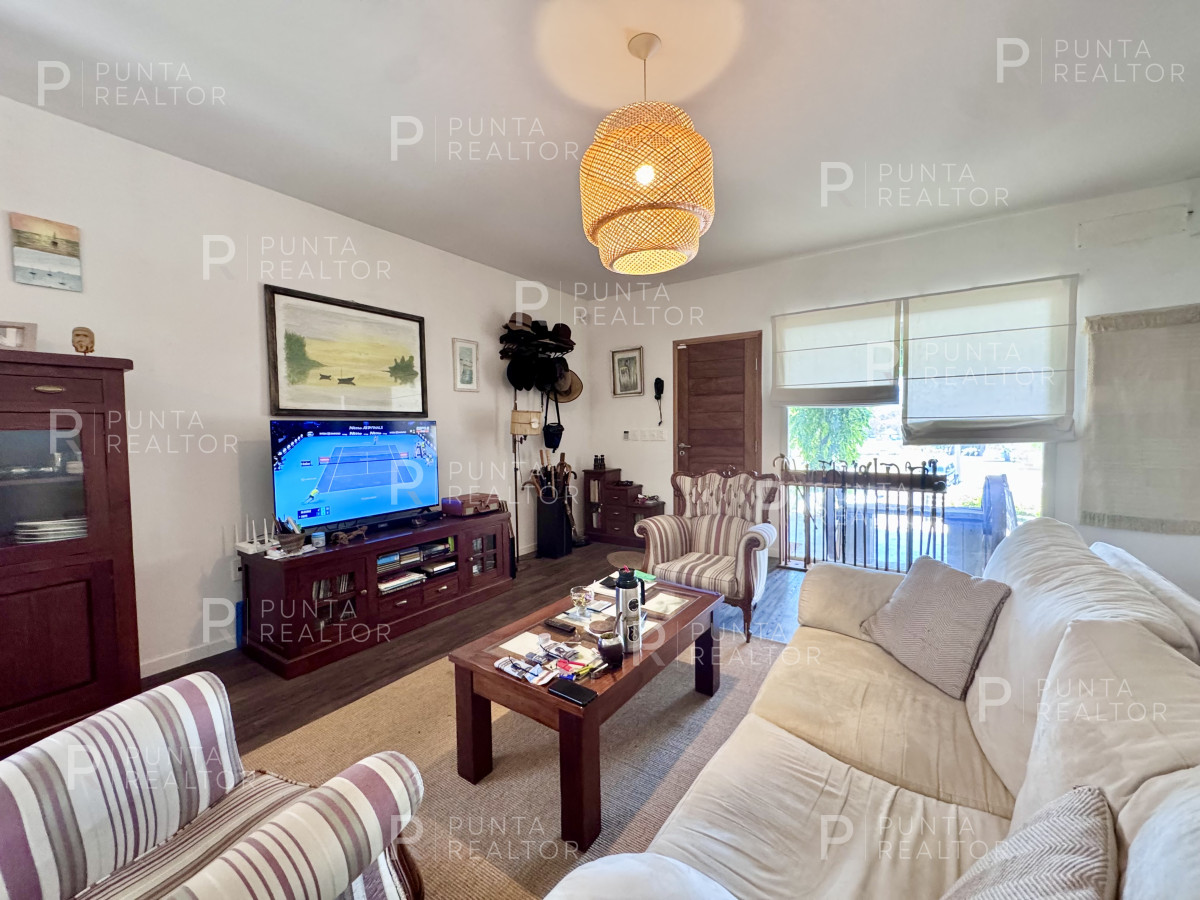 Casa ID.2518 - Alquiler Casa, 2 Dormitorios, La Barra, Punta Del Este, Uruguay  