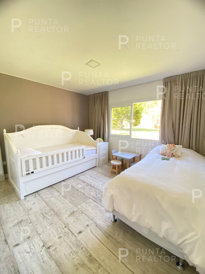 Casa ID.2532 - Alquiler Casa, 5 Dormitorios, Pueblo Mío, Manantiales, Uruguay