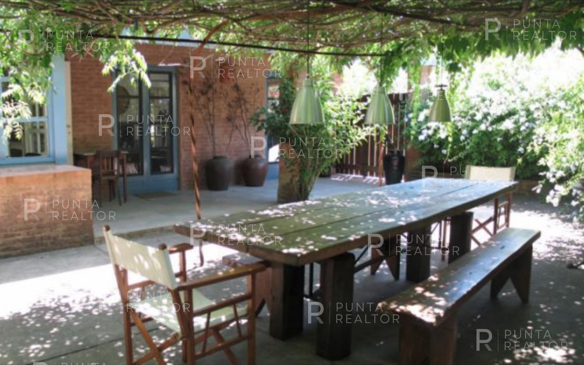 Casa ID.144 - Casa Venta, 4 dormitorios, La Barra, Uruguay