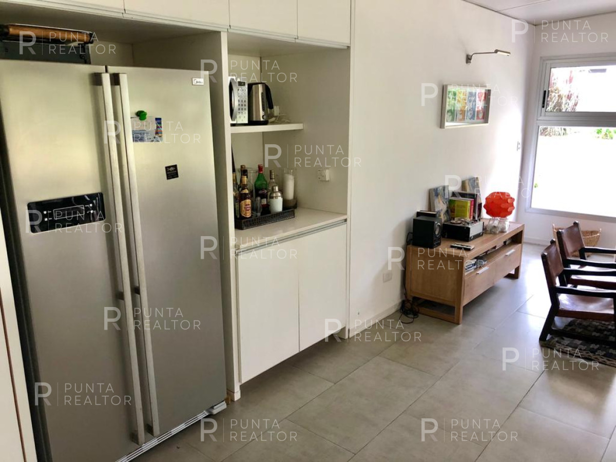 Casa ID.535 - Casa Venta, 3 dormitorios, 2 baños, El Tesoro, La Barra
