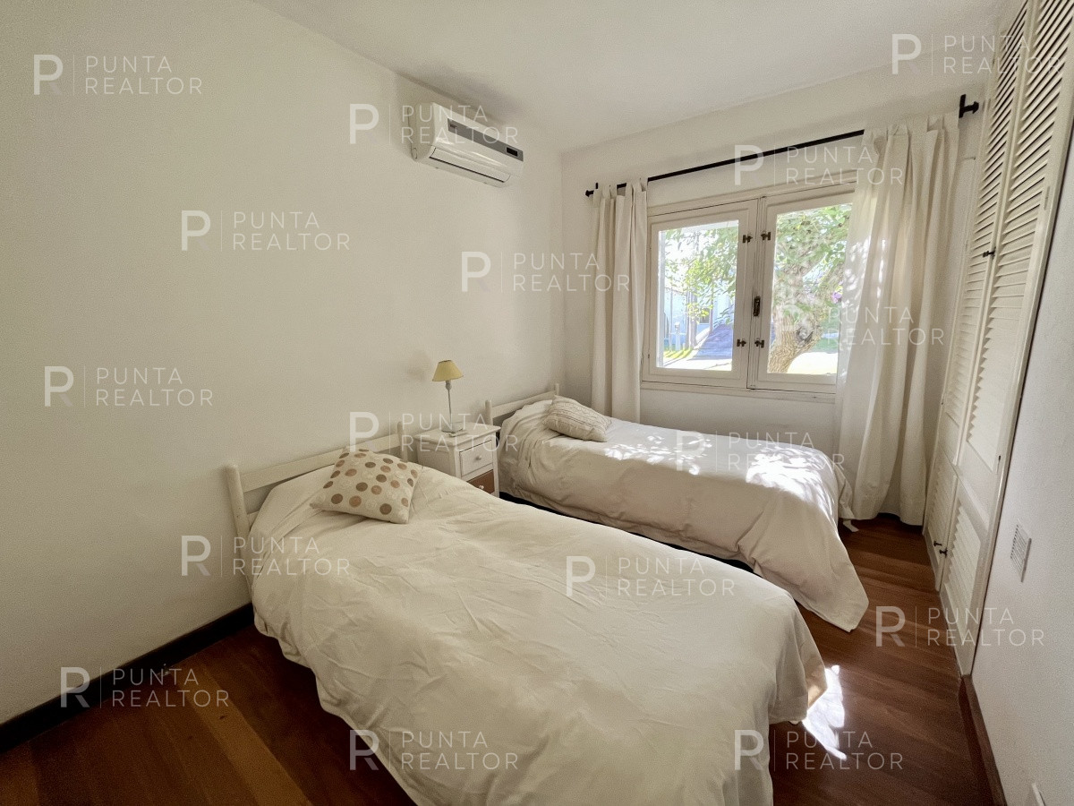 Casa ID.259 - Casa alquiler 4 dormitorios Pileta, La Barra, Uruguay