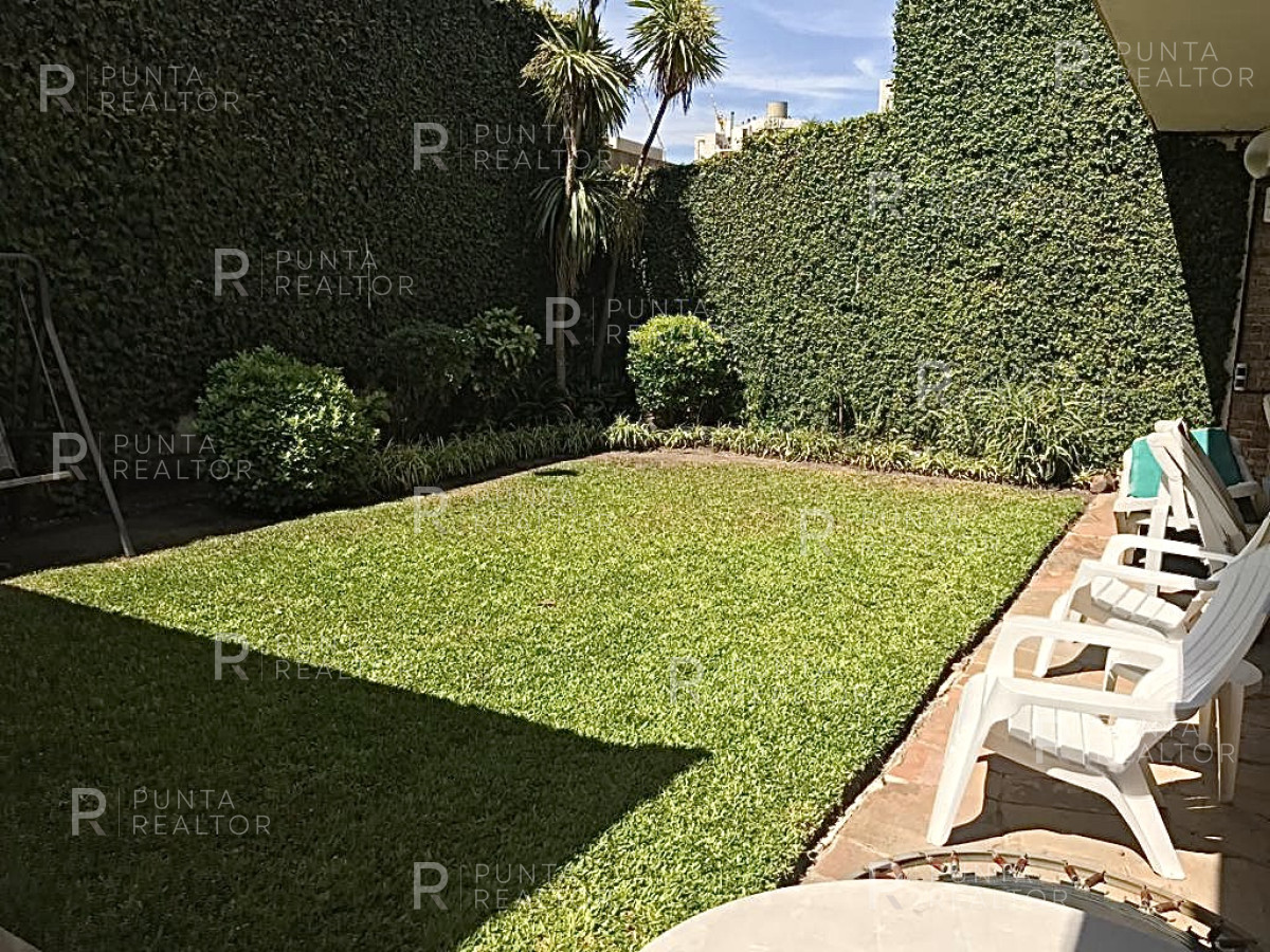 Casa ID.1295 - Casa de 4 dormitorios con jardín y parrillero