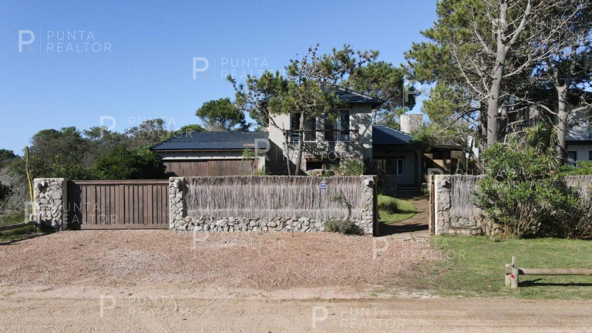 Casa ID.158 - Casa alquiler 4 dormitorios, Arenas de José Ignacio, José Ignacio, Uruguay