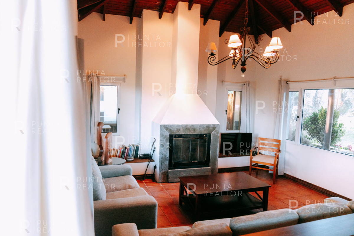 Casa ID.158 - Casa Alquiler, 4 Dormitorios, Pileta, Arenas de José Ignacio, José Ignacio, Uruguay