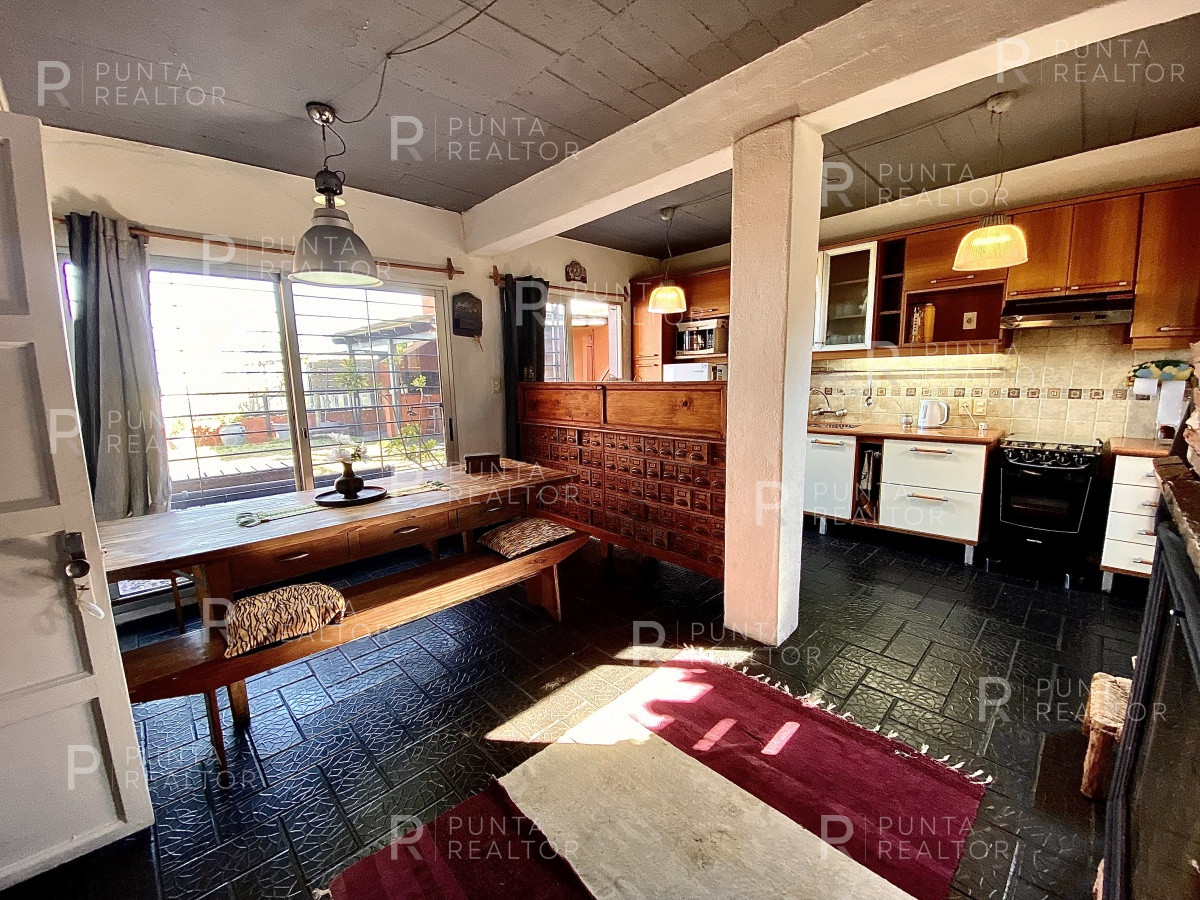 Casa ID.807 - Casa Venta 5 dormitorios, Altos de Punta Piedras, Manantiales, Uruguay