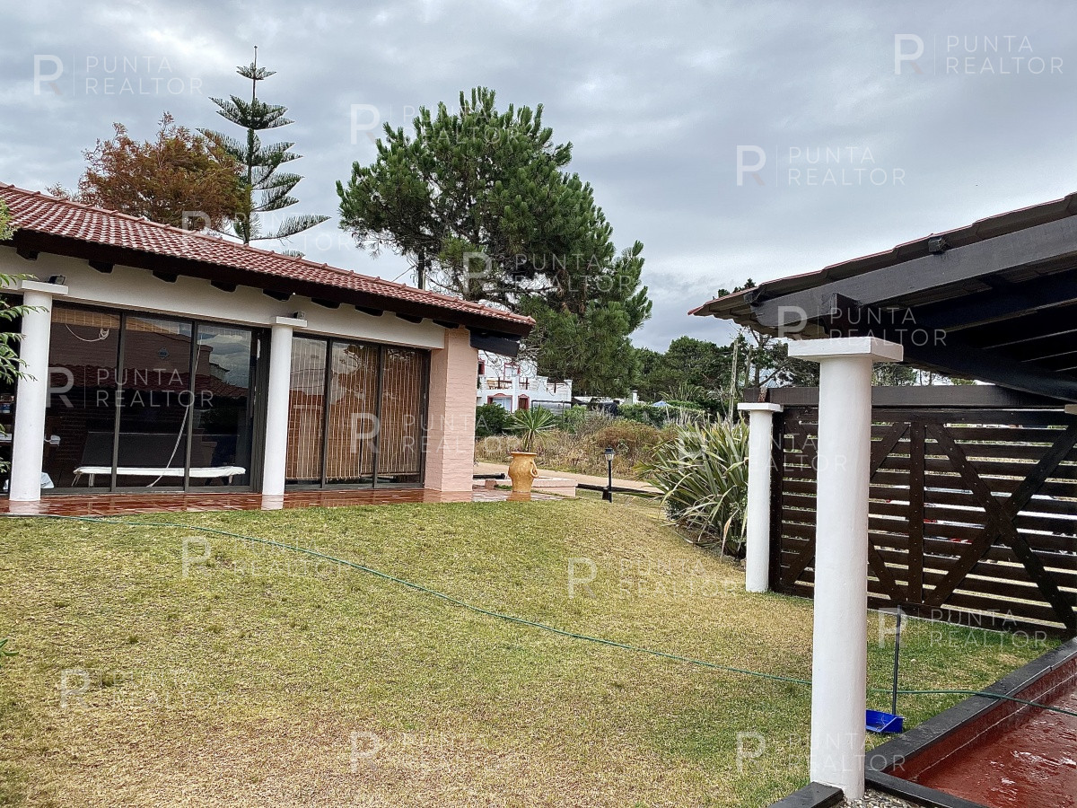 Casa ID.163 - Casa alquiler 4 dormitorios, pileta, Manantiales, Uruguay