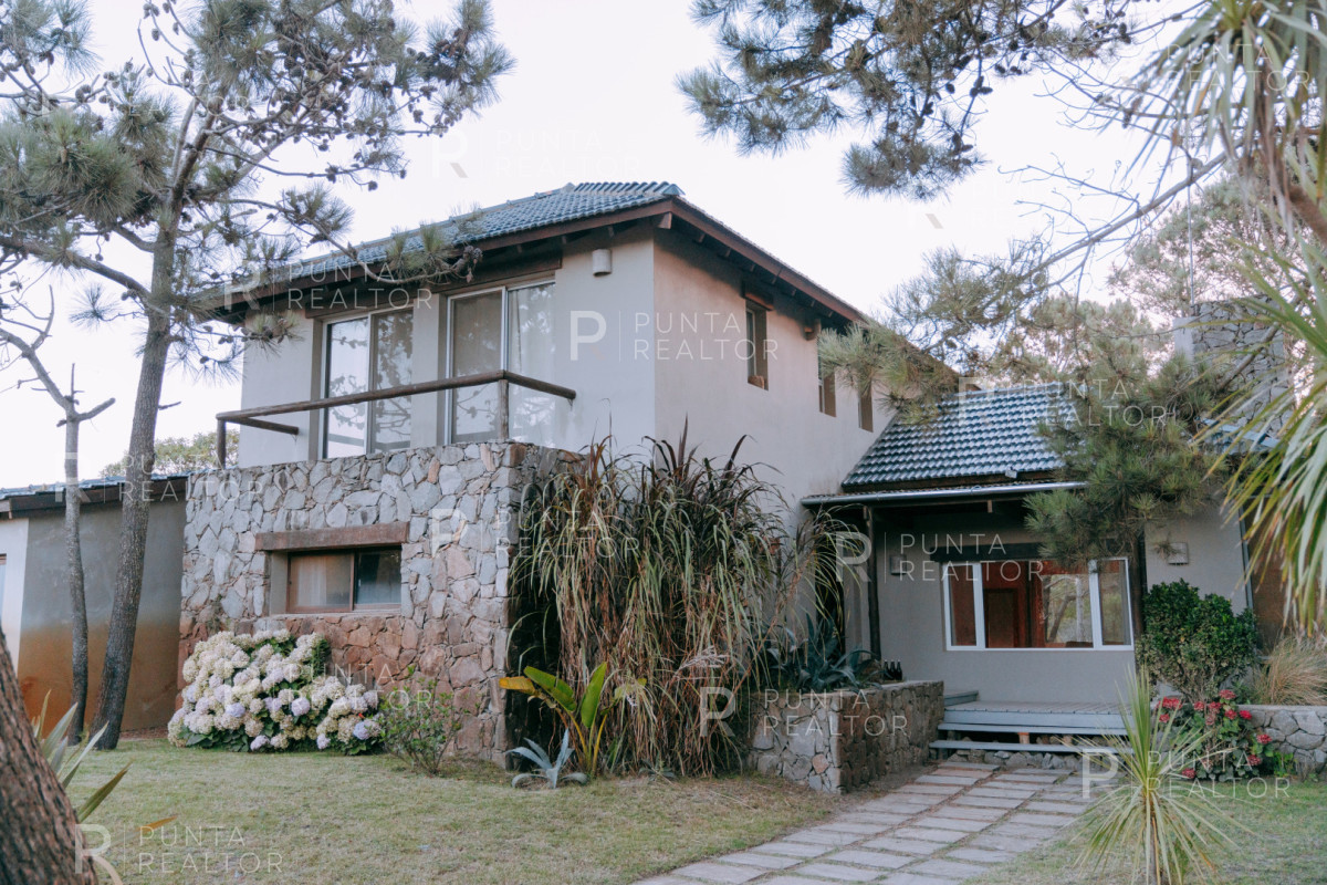 Casa ID.158 - Casa Alquiler, 4 Dormitorios, Pileta, Arenas de José Ignacio, José Ignacio, Uruguay