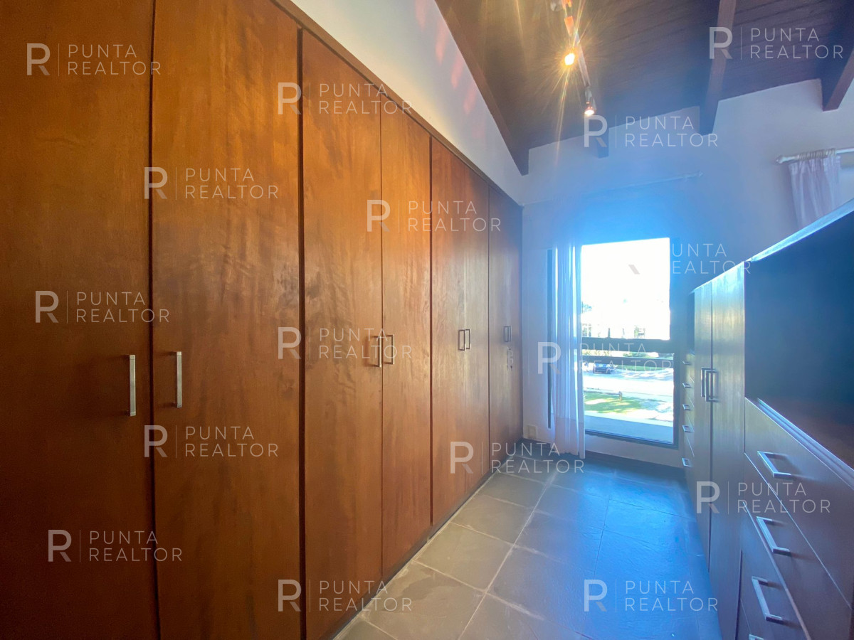 Casa ID.2055 - Casa Alquiler, 4 dormitorios, Pileta, Arenas de José Ignacio, Uruguay