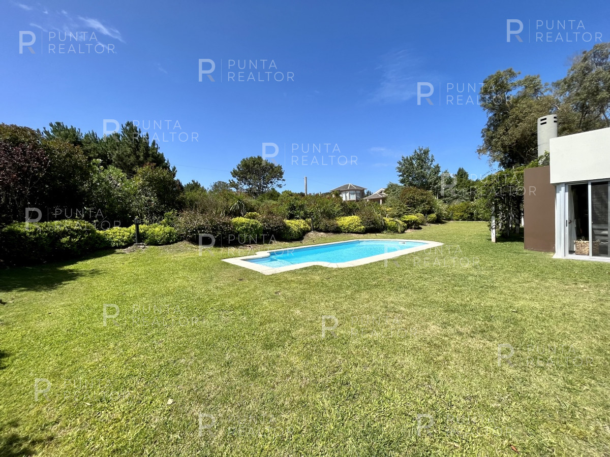 Casa ID.746 - Casa en alquiler 4 dormitorios, Pileta, La Barra, Uruguay 