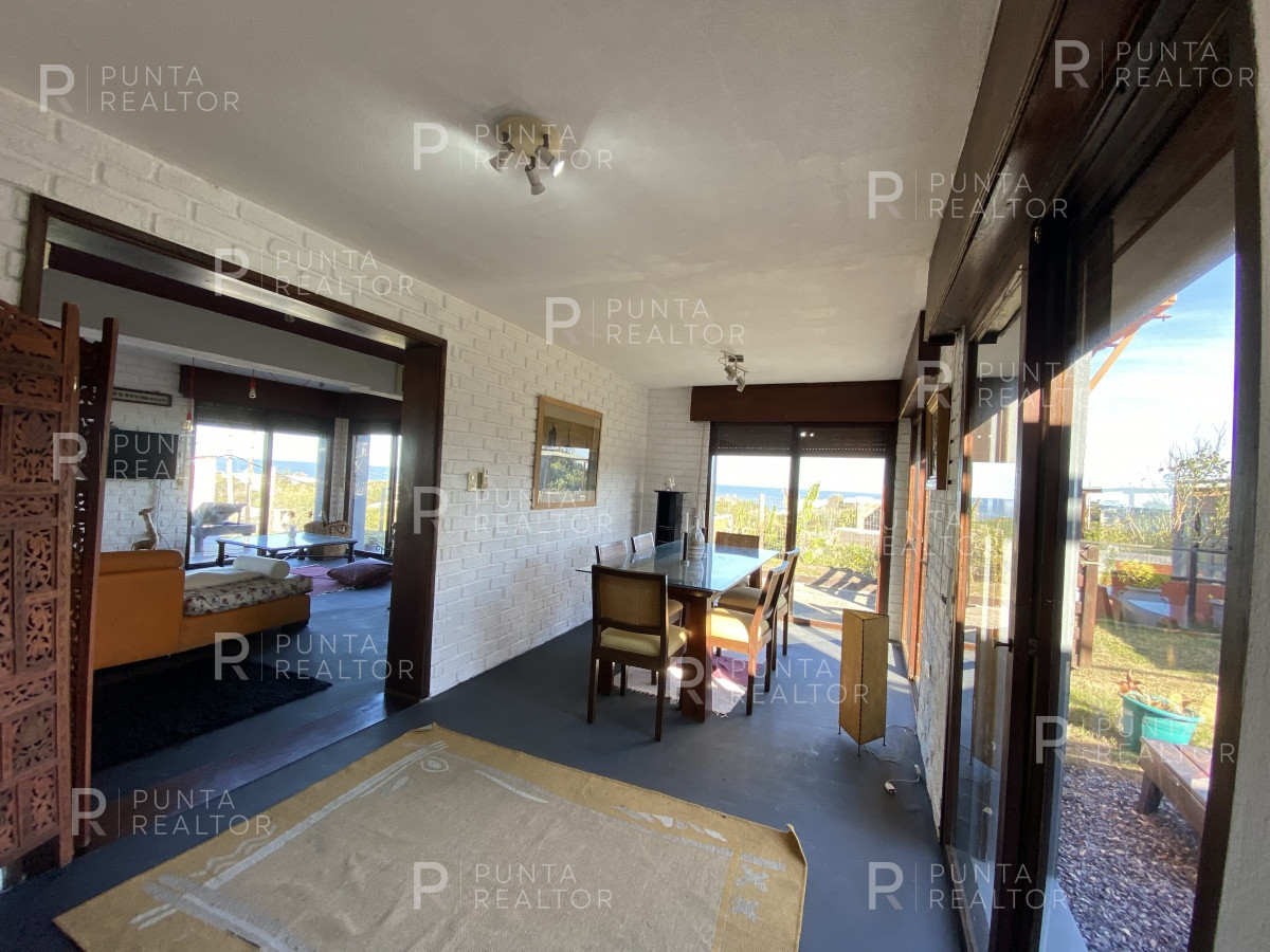 Casa ID.807 - Casa Venta 5 dormitorios, Altos de Punta Piedras, Manantiales, Uruguay
