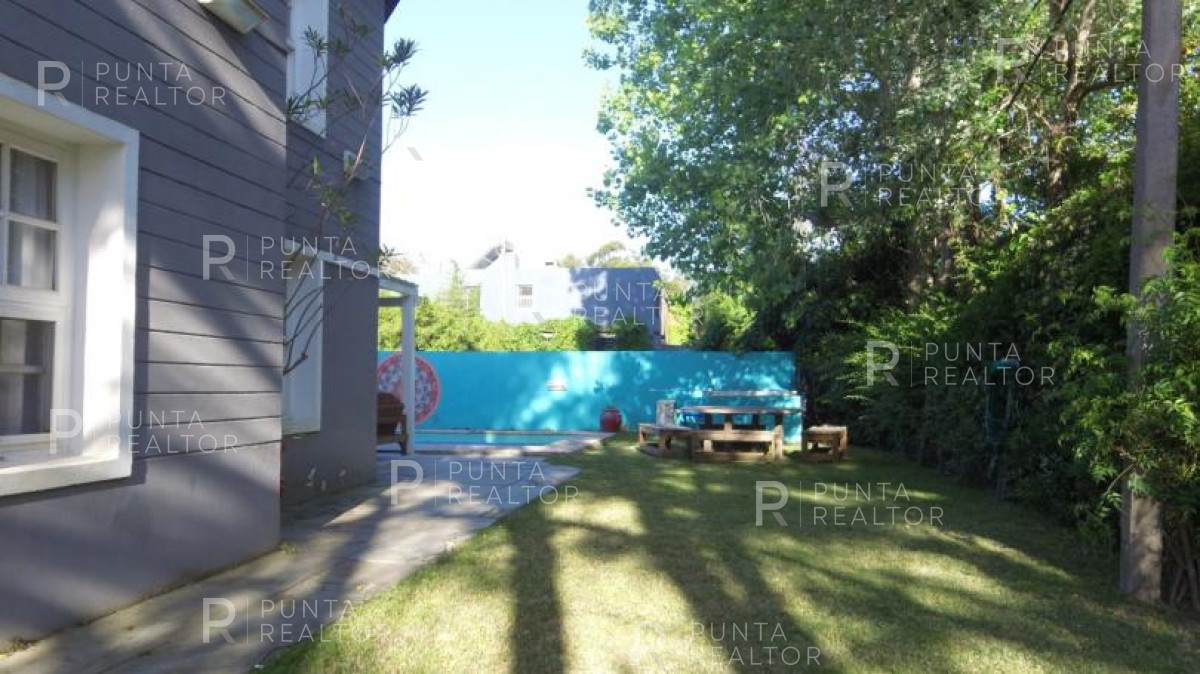 Casa ID.120 - Casa en Alquiler, 5 Dormitorios, La Barra, Uruguay