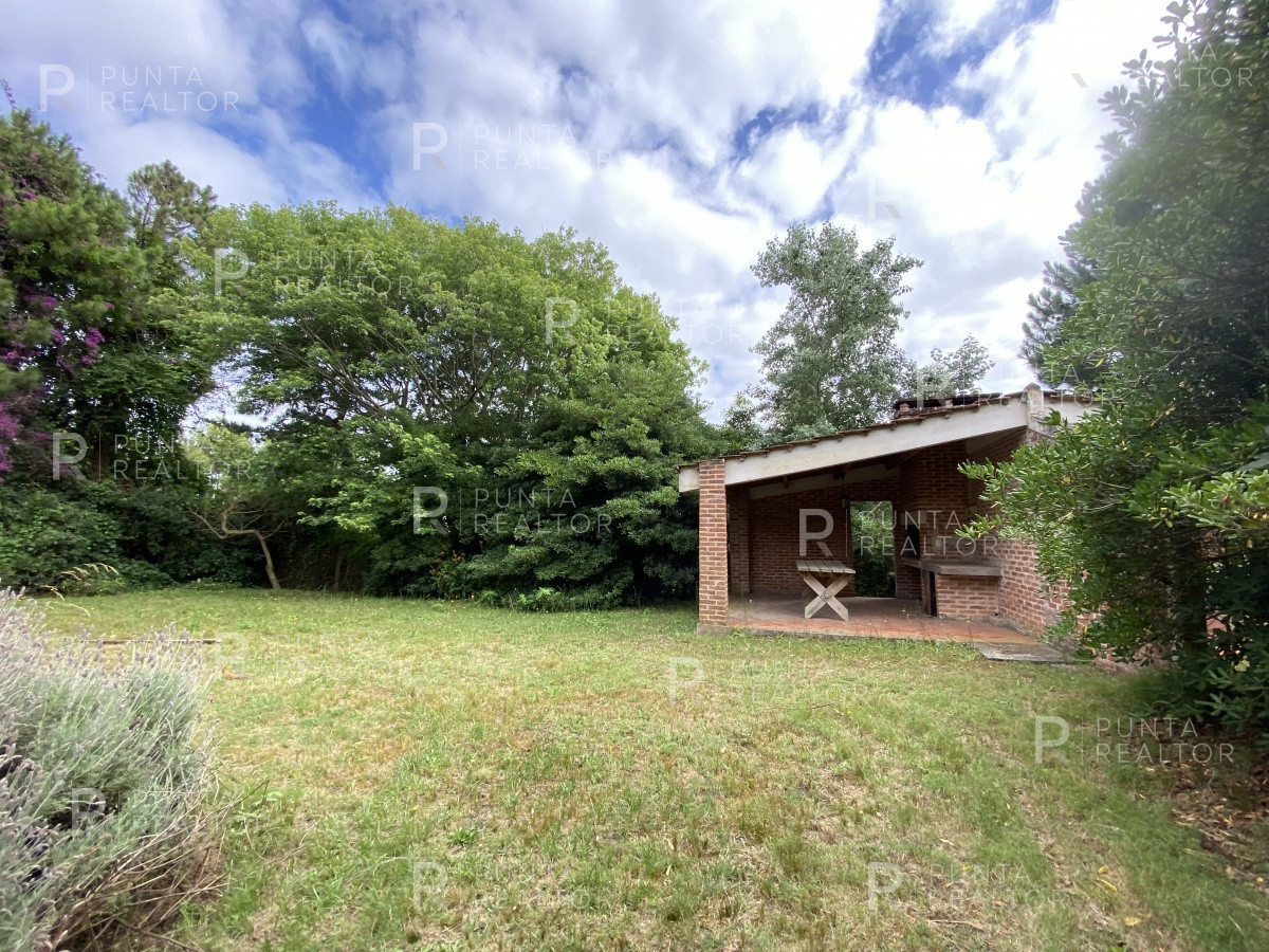 Casa ID.887 - Casa alquiler 6 dormitorios La Barra, Punta del Este, Uruguay