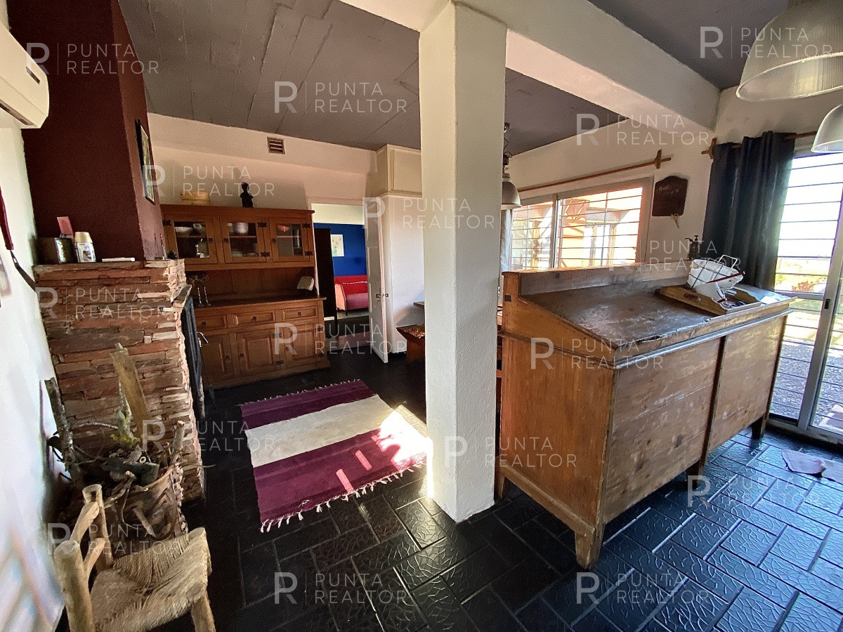Casa ID.807 - Casa Venta 5 dormitorios, Altos de Punta Piedras, Manantiales, Uruguay