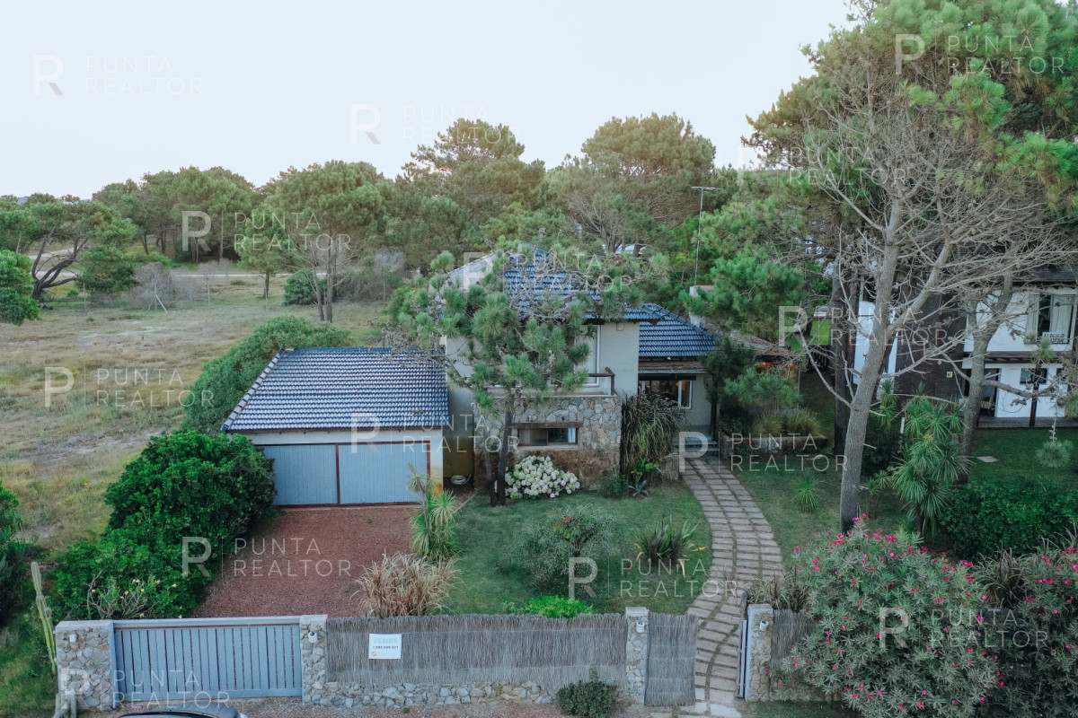 Casa ID.158 - Casa Alquiler, 4 Dormitorios, Pileta, Arenas de José Ignacio, José Ignacio, Uruguay