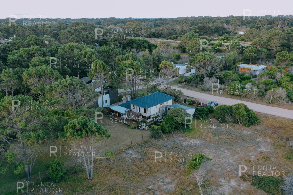 Casa ID.158 - Casa Alquiler, 4 Dormitorios, Pileta, Arenas de José Ignacio, José Ignacio, Uruguay