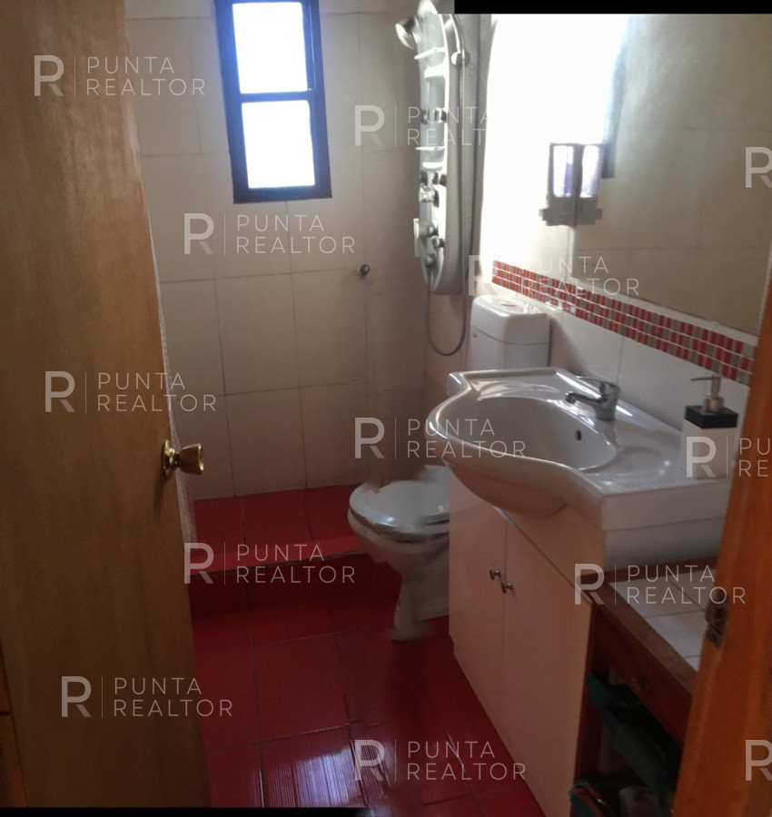 Casa ID.481 - Venta en La Barra, casa, 3 dormitorios, 2 baños, gran terreno de casi 900 m2, parrillero techado, playroom