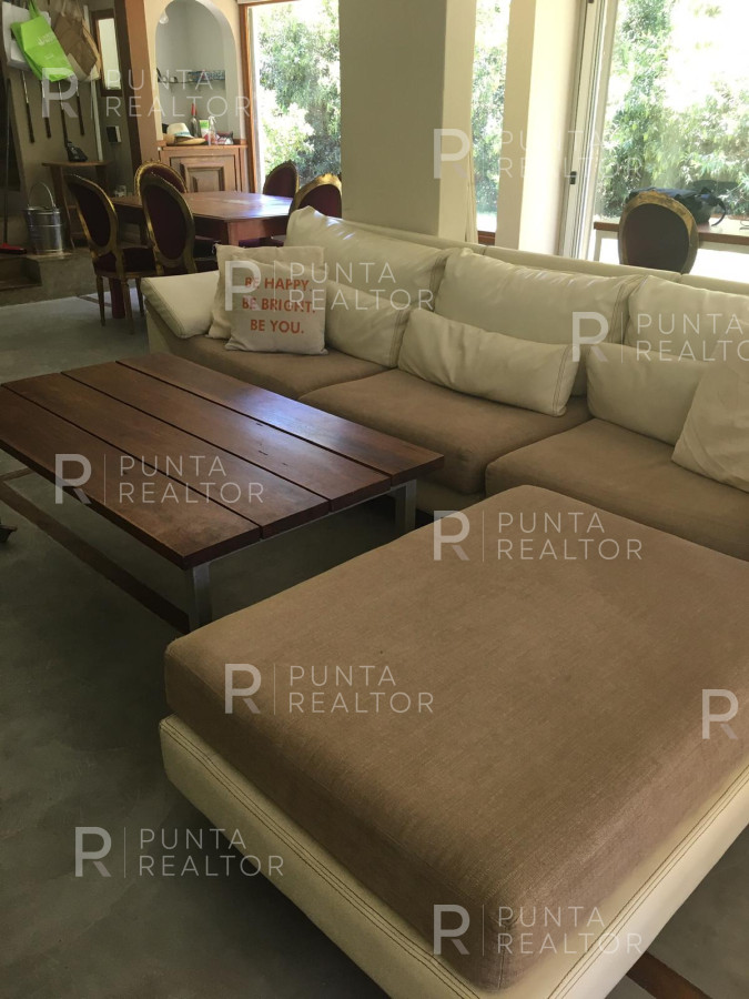 Casa ID.142 - Casa venta 4 dormitorios, El Tesoro, La Barra, Uruguay