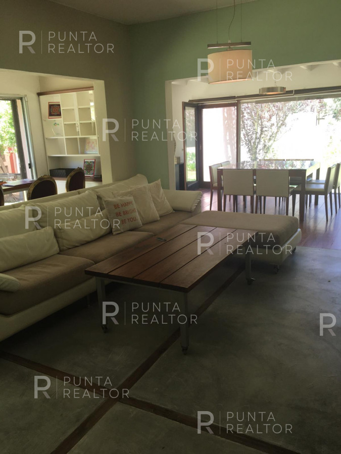 Casa ID.142 - Casa venta 4 dormitorios, El Tesoro, La Barra, Uruguay