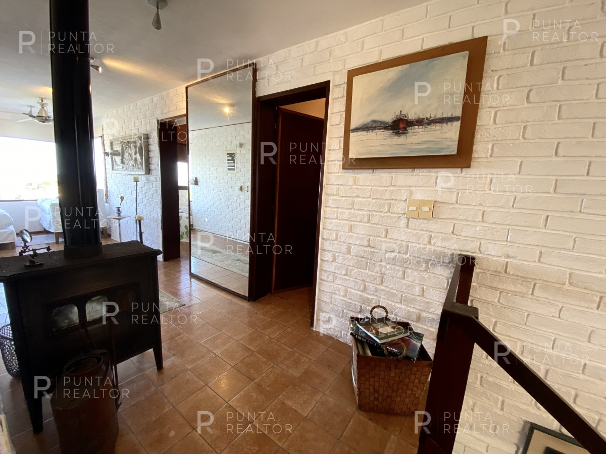 Casa ID.807 - Casa Venta 5 dormitorios, Altos de Punta Piedras, Manantiales, Uruguay