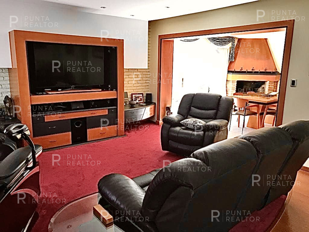 Casa ID.1295 - Casa de 4 dormitorios con jardín y parrillero