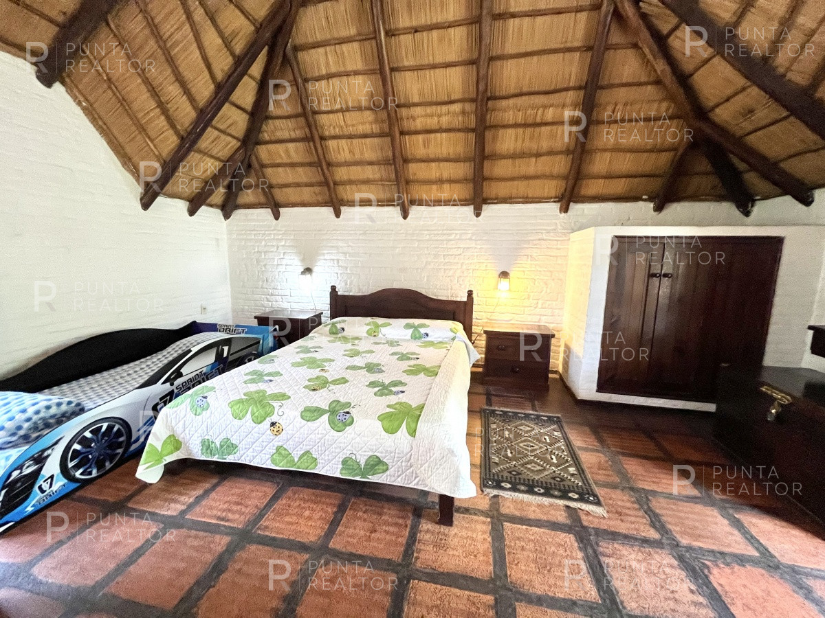 Casa ID.1213 - Casa venta 4 dormitorios, El Tesoro, La Barra, Uruguay
