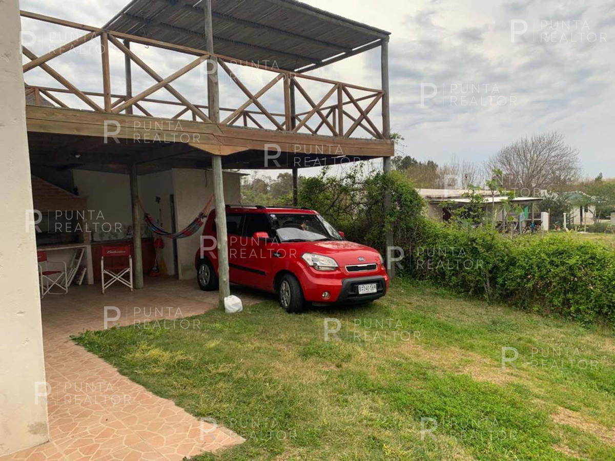 Casa ID.481 - Venta en La Barra, casa, 3 dormitorios, 2 baños, gran terreno de casi 900 m2, parrillero techado, playroom