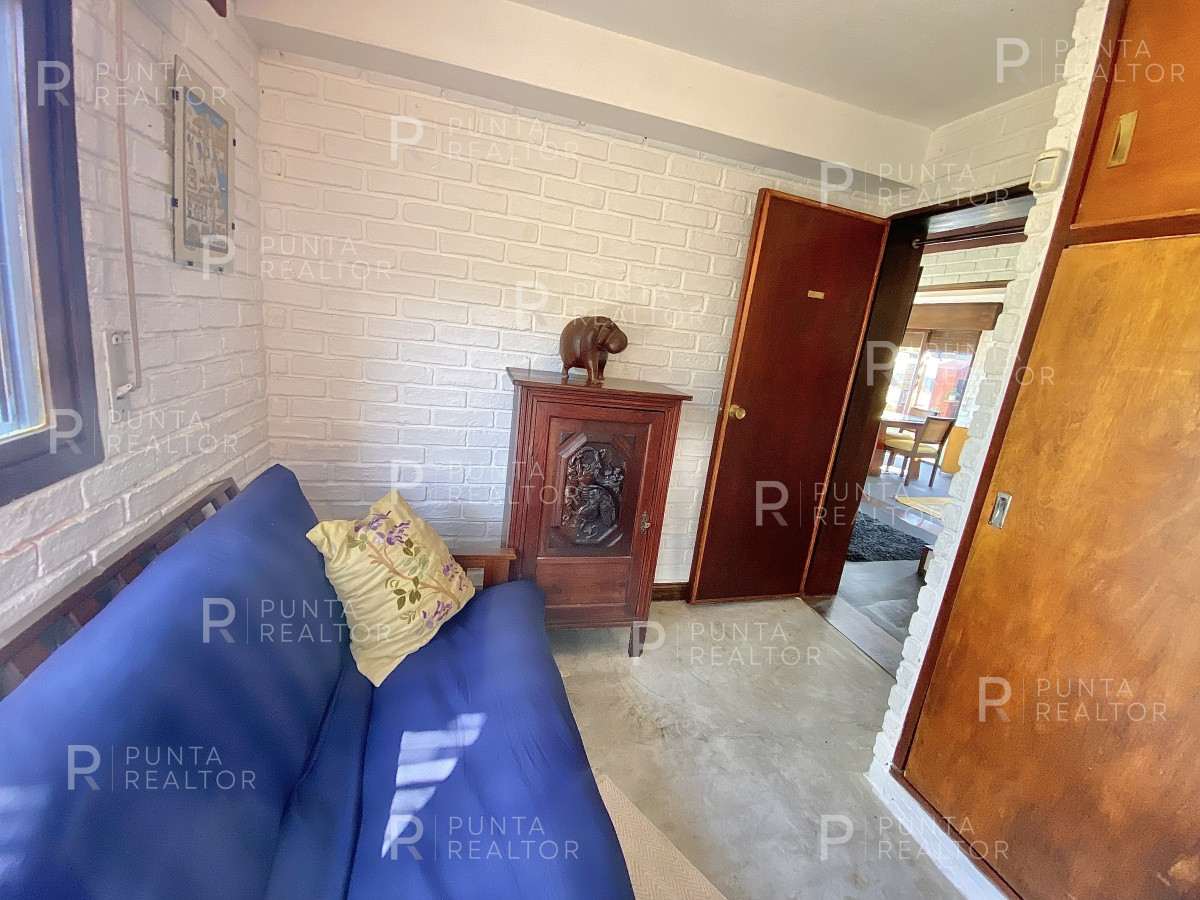Casa ID.807 - Casa Venta 5 dormitorios, Altos de Punta Piedras, Manantiales, Uruguay