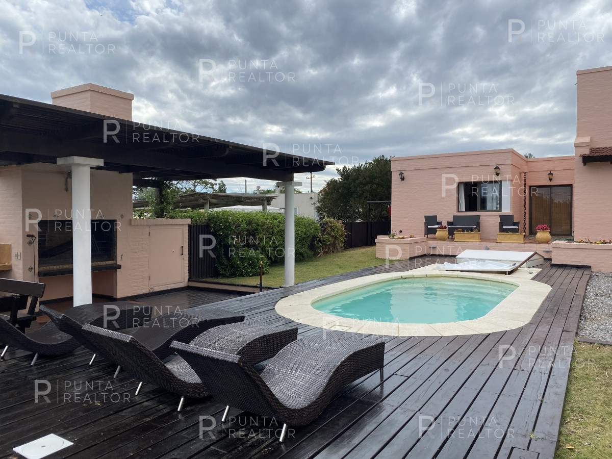 Casa ID.163 - Casa alquiler 4 dormitorios, pileta, Manantiales, Uruguay