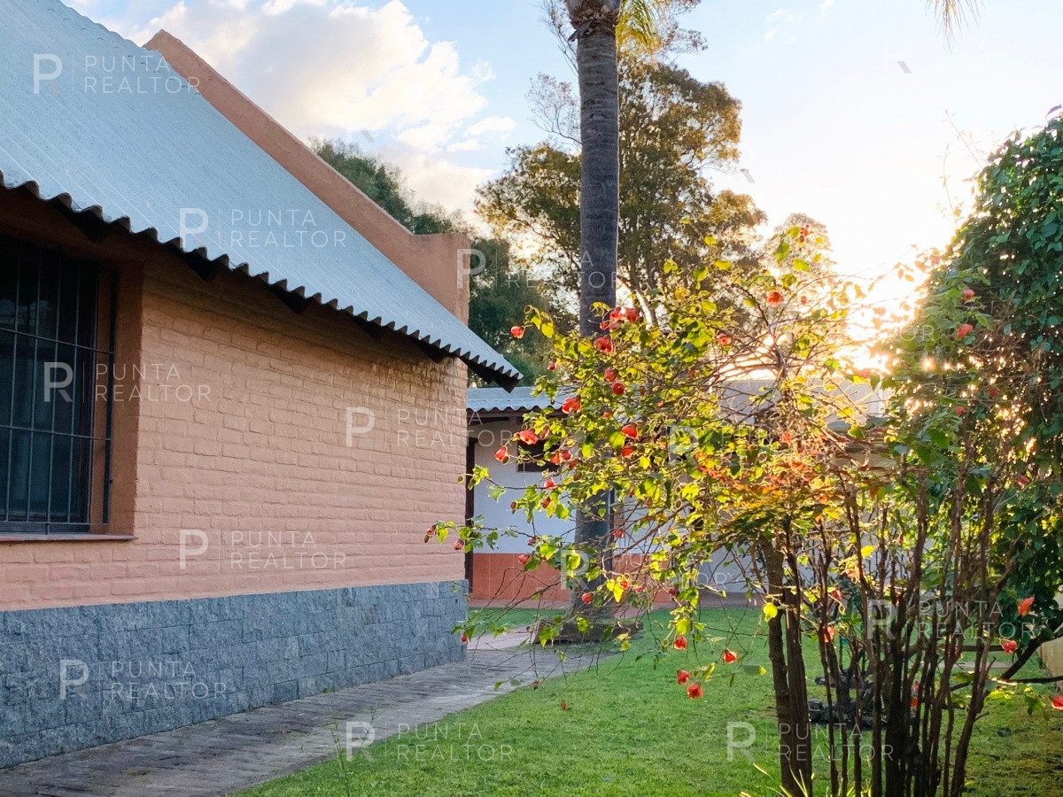 Casa ID.1371 - Alquiler Casa, 4 Dormitorios, El Tesoro, La Barra, Punta del Este