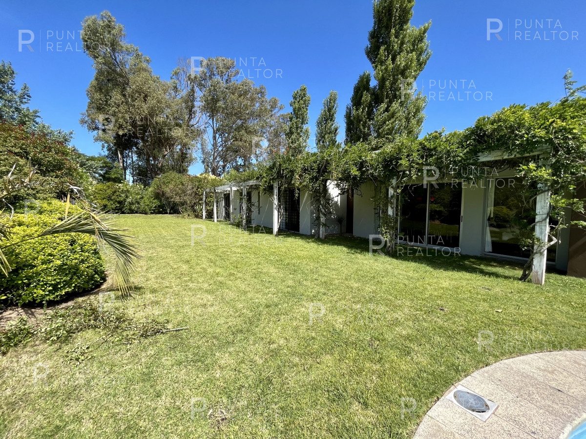 Casa ID.746 - Casa en alquiler 4 dormitorios, Pileta, La Barra, Uruguay 