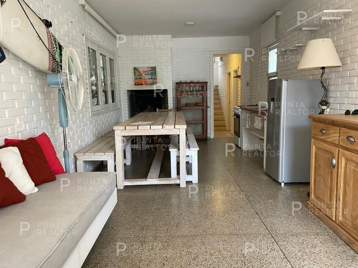 Casa ID.220 - Casa en alquiler en La Barra, de la Ruta al mar, Uruguay