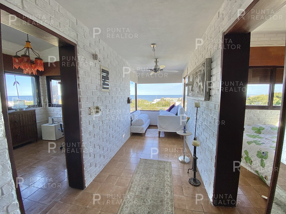 Casa ID.807 - Casa Venta 5 dormitorios, Altos de Punta Piedras, Manantiales, Uruguay
