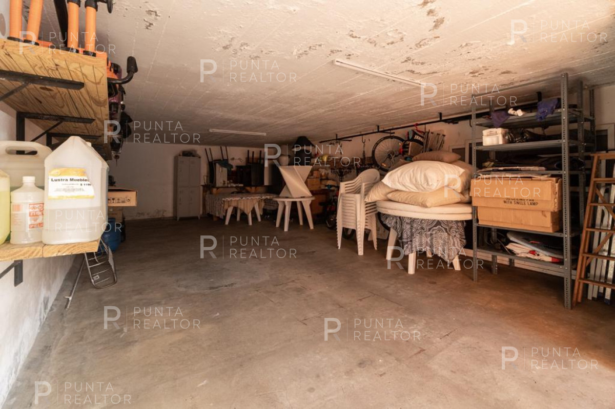 Casa ID.1199 - Excelente casa en alquiler anual 5 dormitorios y pileta climatizada, Punta del Este, Uruguay