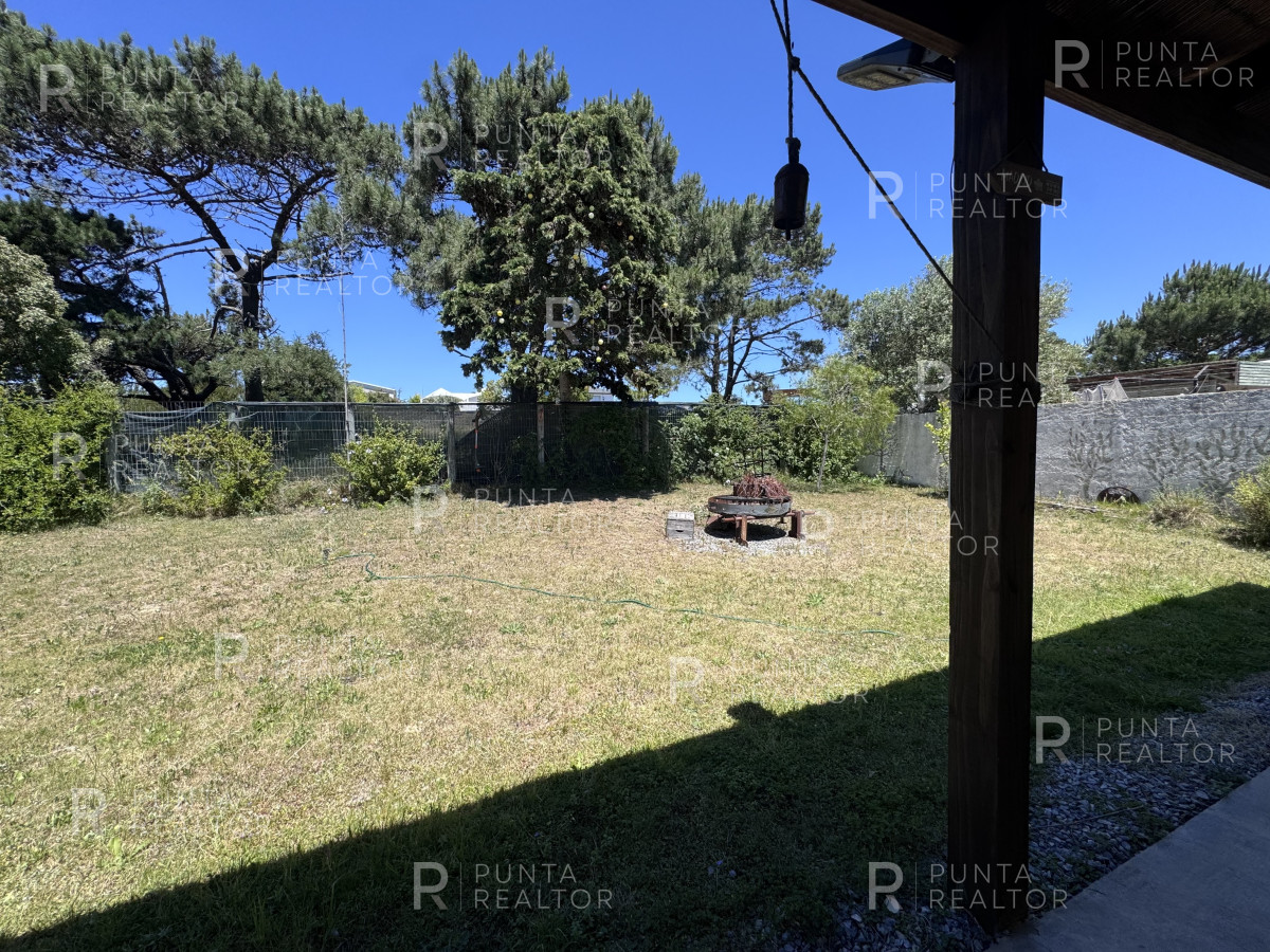 Casa ID.2518 - Alquiler Casa, 2 Dormitorios, La Barra, Punta Del Este, Uruguay  