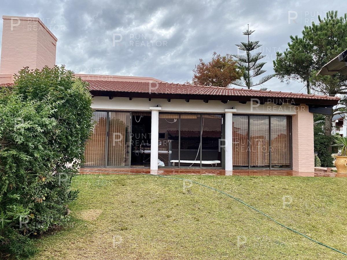 Casa ID.163 - Casa alquiler 4 dormitorios, pileta, Manantiales, Uruguay