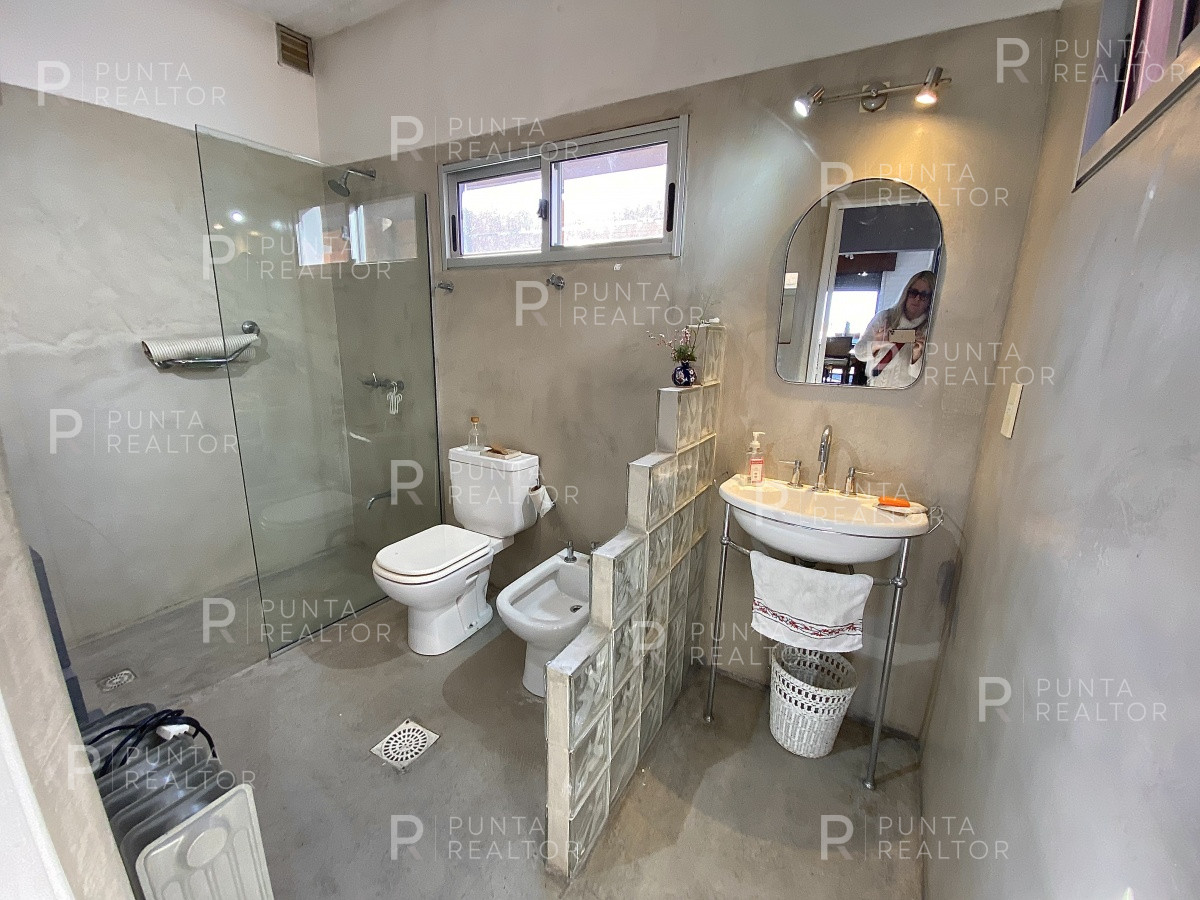 Casa ID.807 - Casa Venta 5 dormitorios, Altos de Punta Piedras, Manantiales, Uruguay