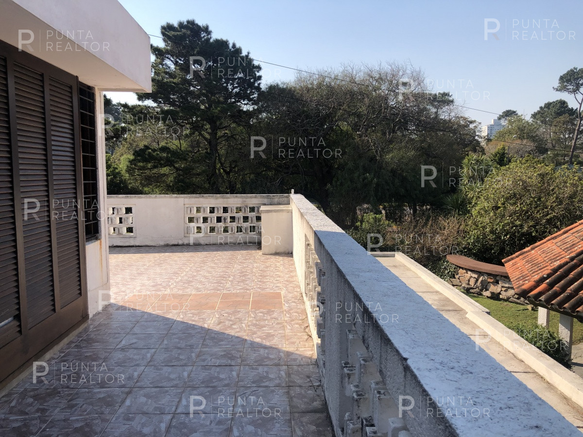 Casa ID.219 - Casa en Venta en Playa Mansa, Punta del Este, Uruguay