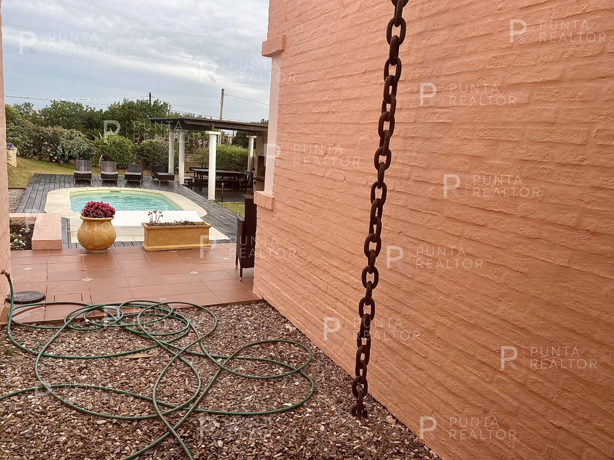 Casa ID.163 - Casa alquiler 4 dormitorios, pileta, Manantiales, Uruguay