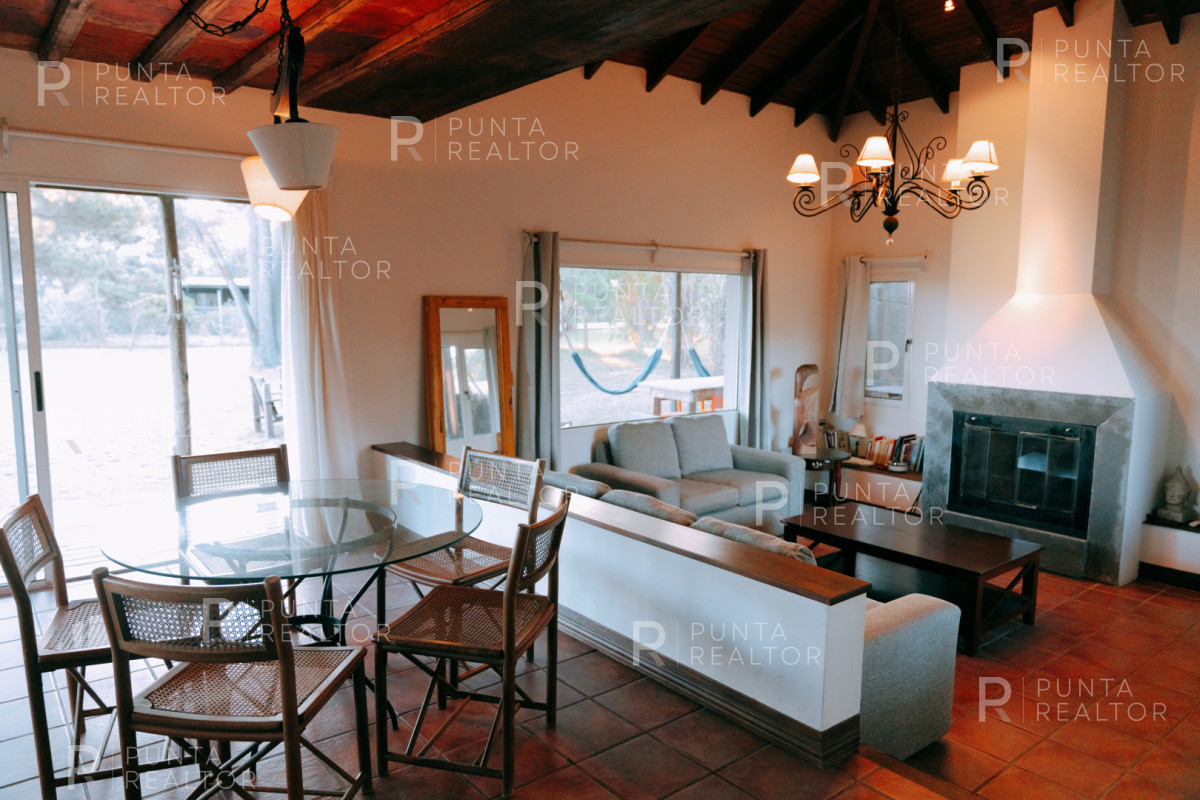 Casa ID.158 - Casa Alquiler, 4 Dormitorios, Pileta, Arenas de José Ignacio, José Ignacio, Uruguay