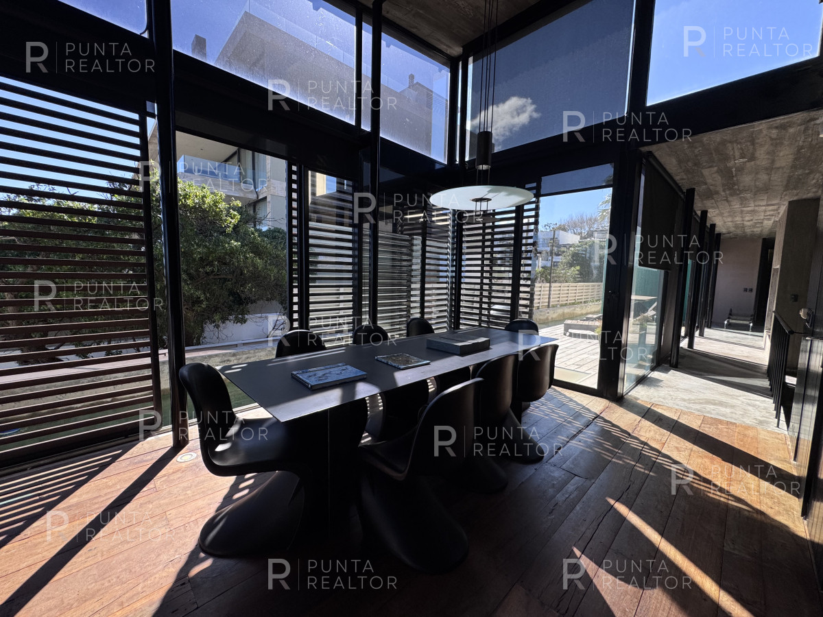 Casa ID.1758 - Casa venta 4 dormitorios y servicio, pileta, La Barra, Uruguay