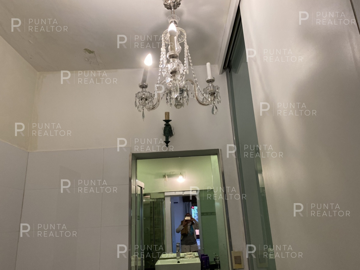 Casa ID.828 - Casa en alquiler 3 dormitorios, 2 suites, servicio, barbacoa, jardines, Montevideo Uruguay