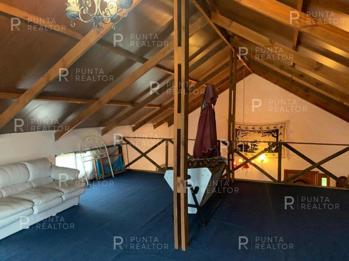 Casa ID.481 - Venta en La Barra, casa, 3 dormitorios, 2 baños, gran terreno de casi 900 m2, parrillero techado, playroom