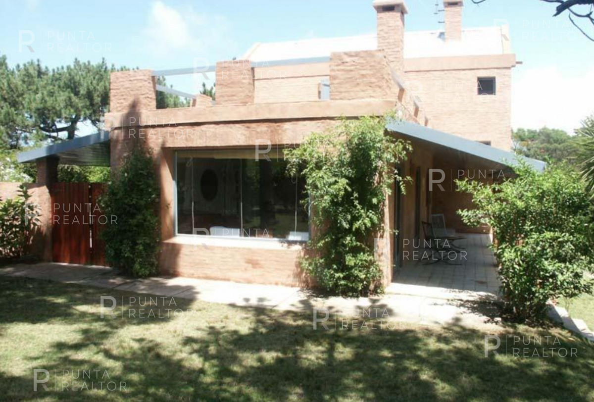 Casa ID.144 - Casa Venta, 4 dormitorios, La Barra, Uruguay
