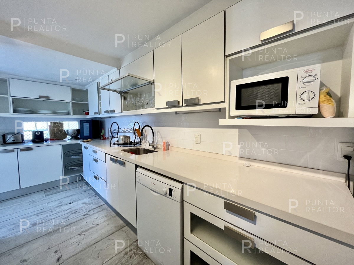 Casa ID.1757 - Casa venta 4 dormitorios, La Barra, Uruguay