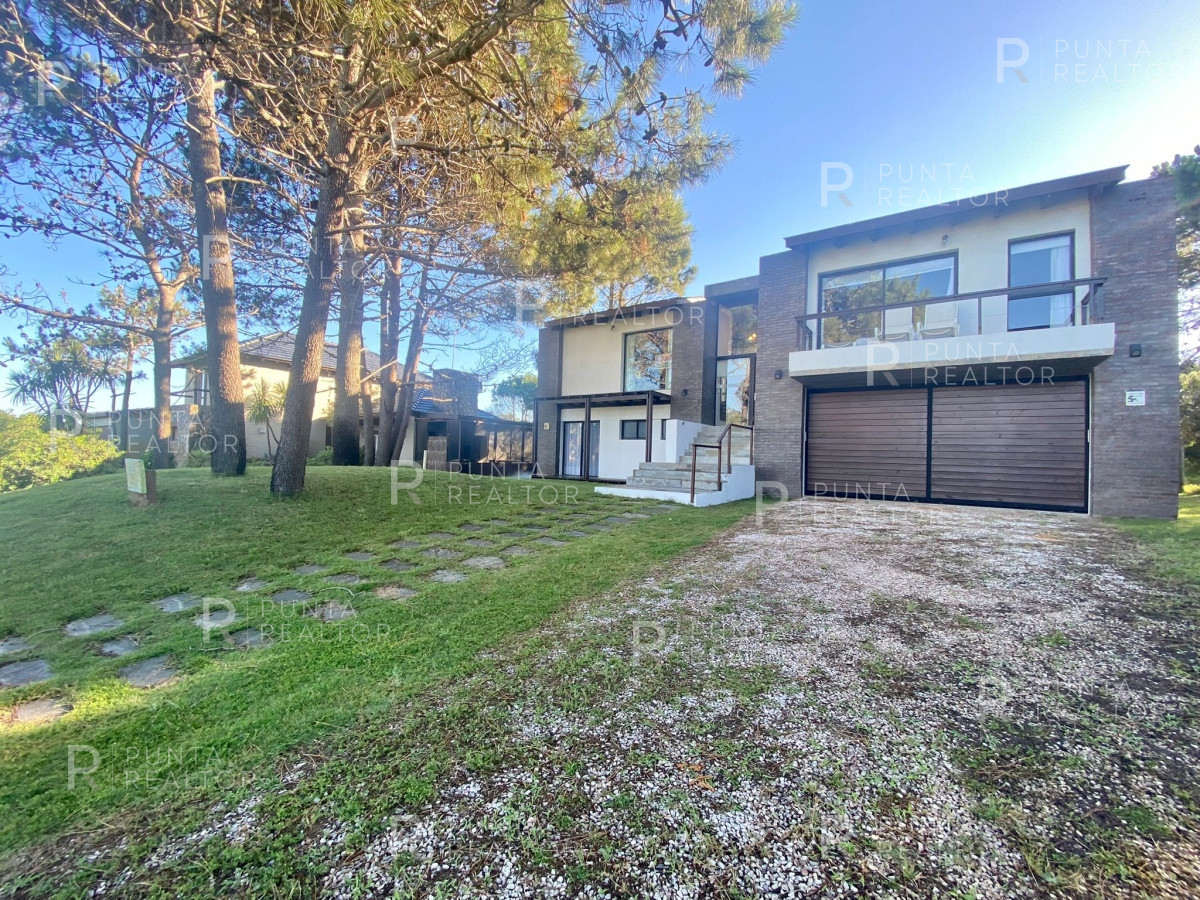 Casa ID.2055 - Casa Alquiler, 4 dormitorios, Pileta, Arenas de José Ignacio, Uruguay