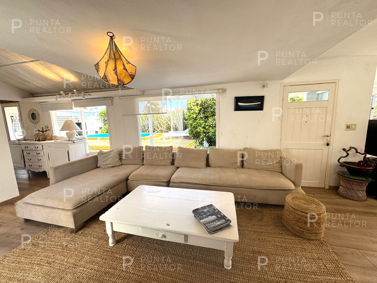 Casa ID.1367 - Casa alquiler, 4 dormitorios, pileta, La Barra, Uruguay, FEBRERO, CARNAVAL