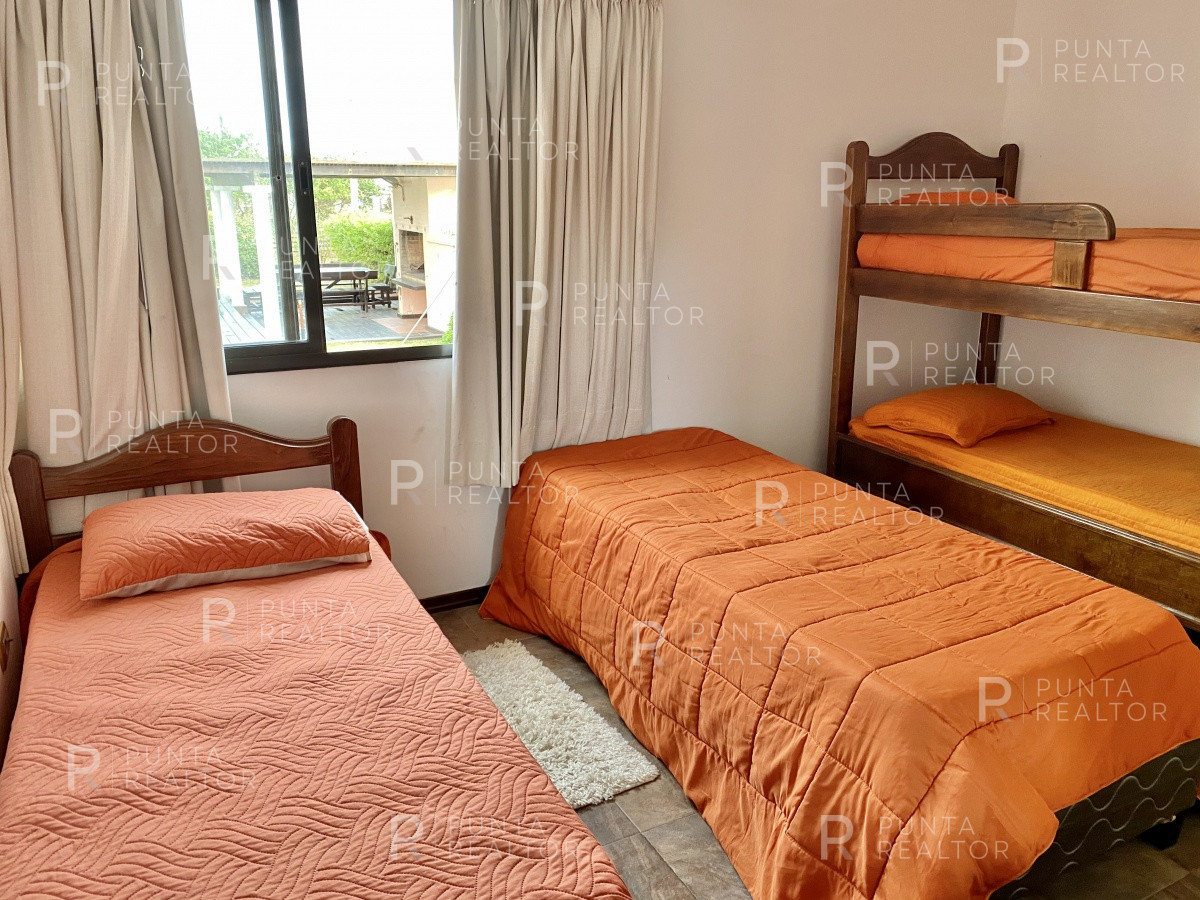 Casa ID.163 - Casa alquiler 4 dormitorios, pileta, Manantiales, Uruguay
